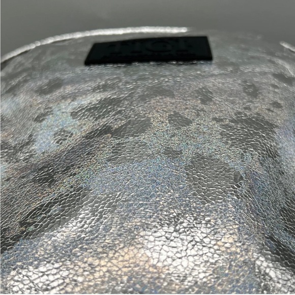 Metallic Sliver Backpack TIGI - Picture 7 of 7